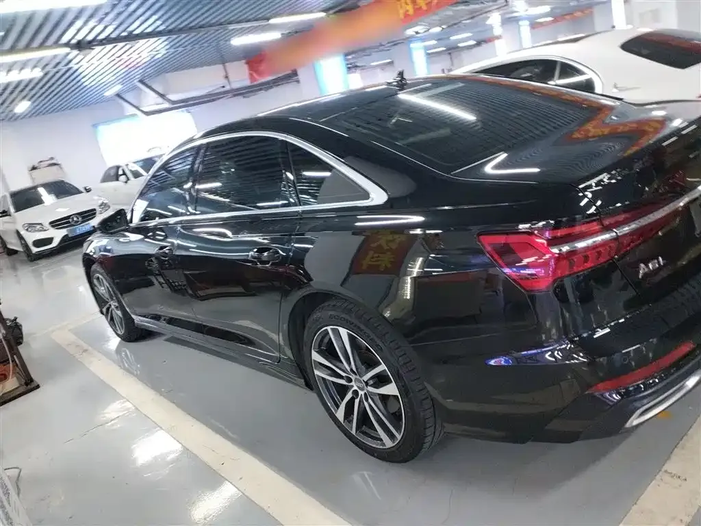 Audi A6L 2021 из CN, фото 10