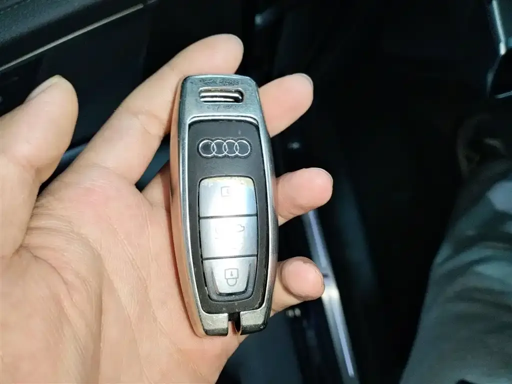 Audi A6L 2021 из CN, фото 2