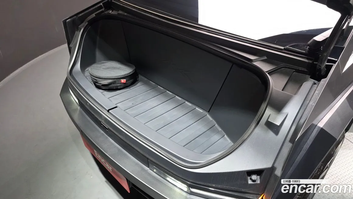 Tesla Cybertruck 2024 из KR, фото 8