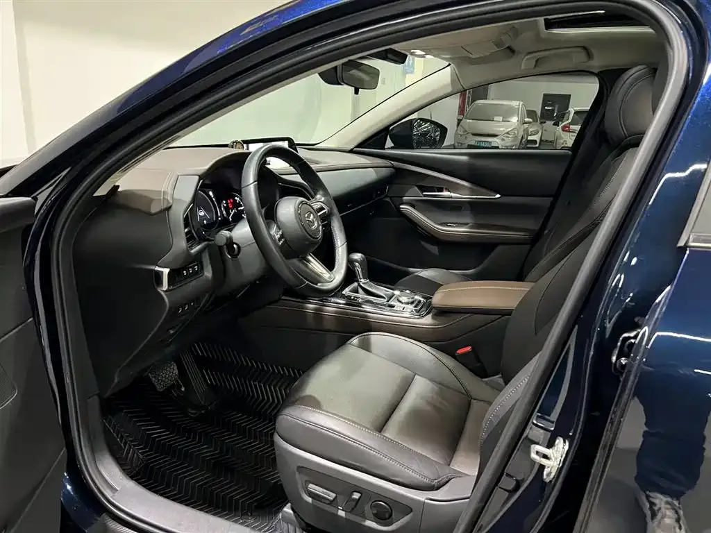 Mazda CX-30 2022 из CN, фото 8