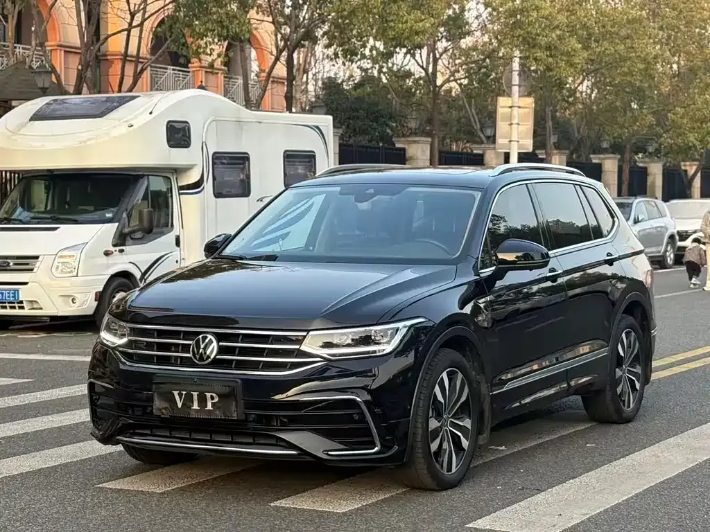 Volkswagen Tiguan L 2022 из CN, фото 1
