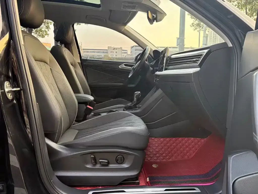 Volkswagen Tiguan L 2022 из CN, фото 4