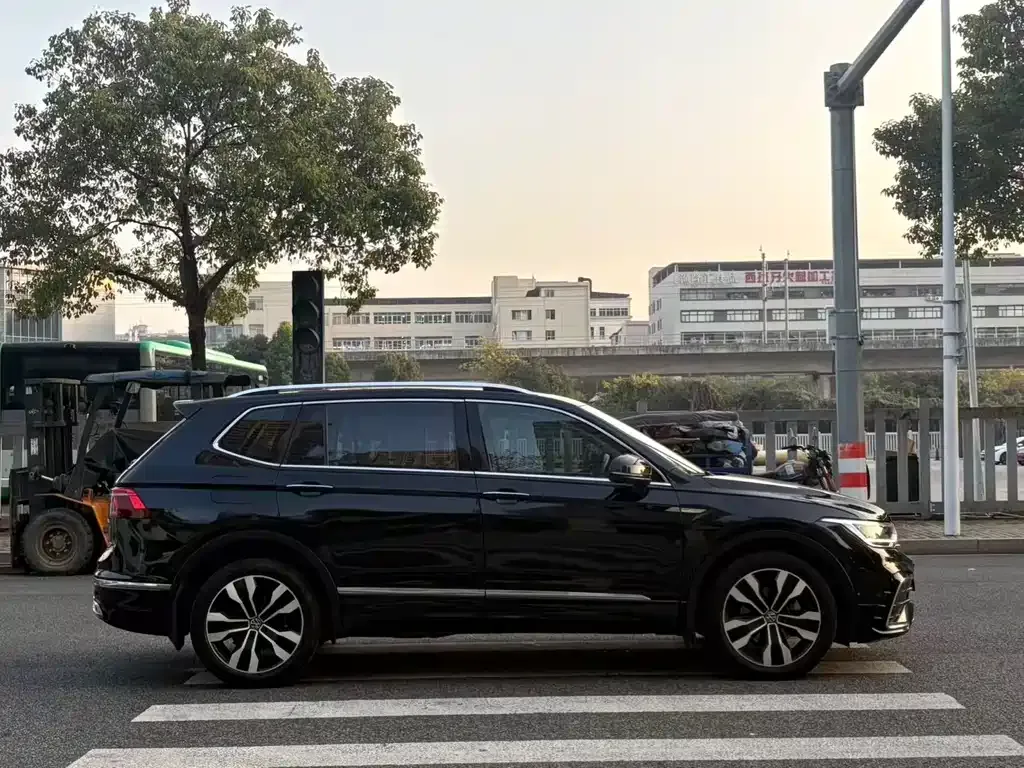 Volkswagen Tiguan L 2022 из CN, фото 10