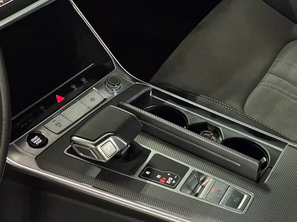 Audi A6L 2024 из CN, фото 4