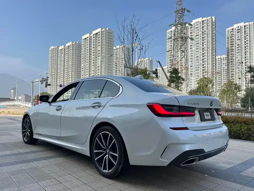 BMW 3 Series 2022 из CN, фото 2