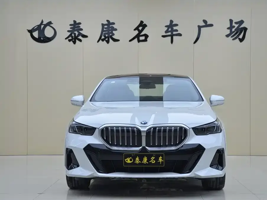 BMW 5 Series 2026 из CN, фото 8