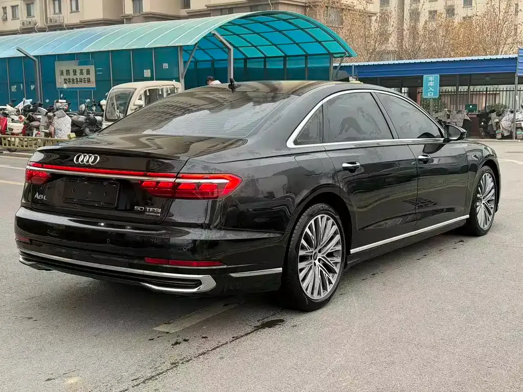 Audi A8 2024 из CN, фото 6