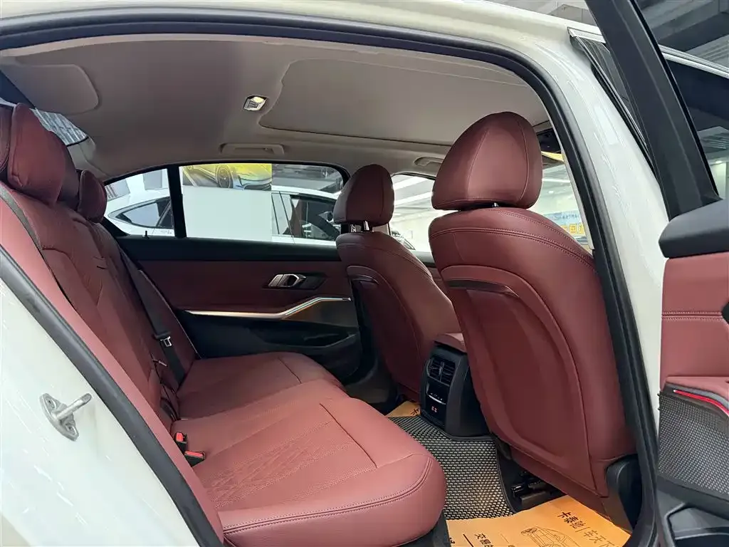 BMW 3 Series 2025 из CN, фото 4