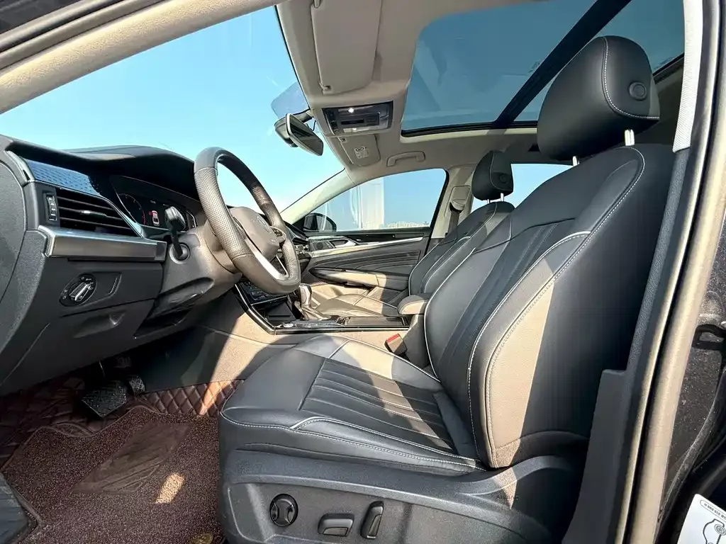 Volkswagen Passat 2022 из CN, фото 4