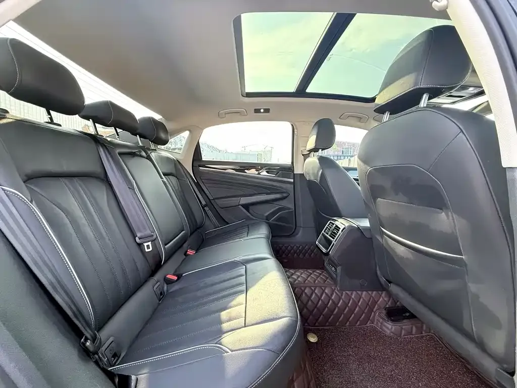 Volkswagen Passat 2022 из CN, фото 6