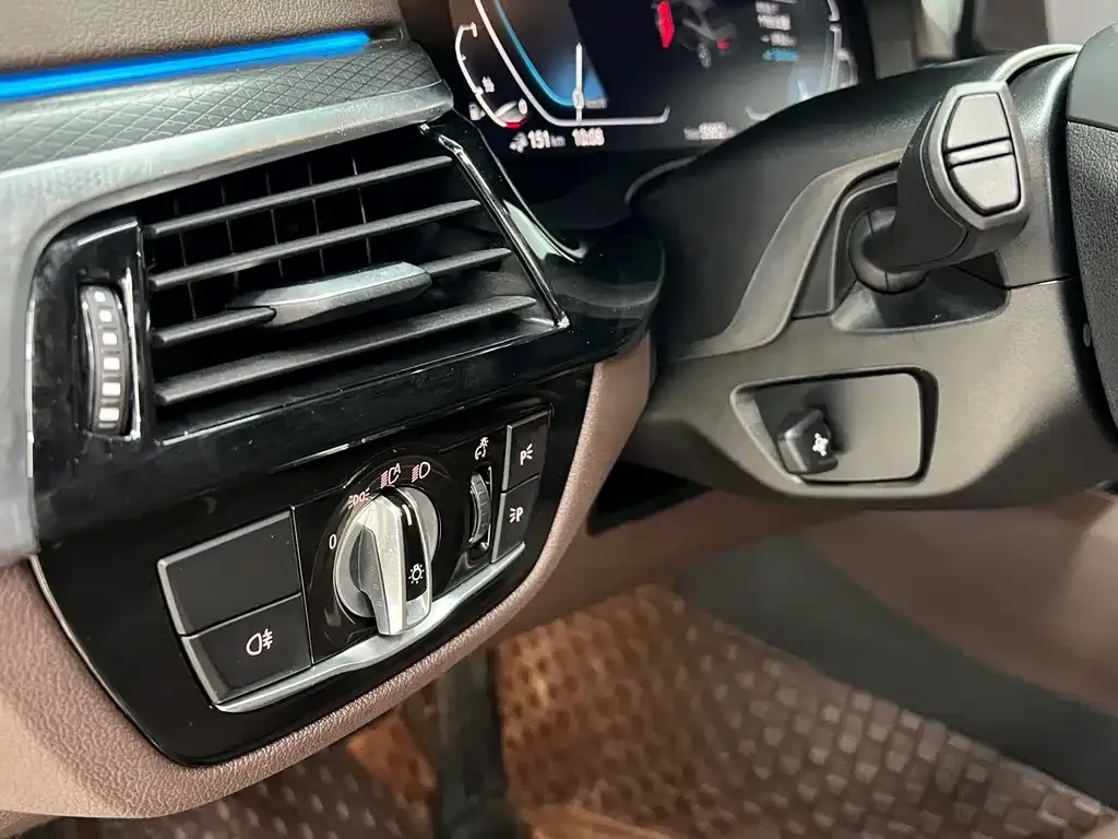 BMW 5 Series New Energy 2021 из CN, фото 3