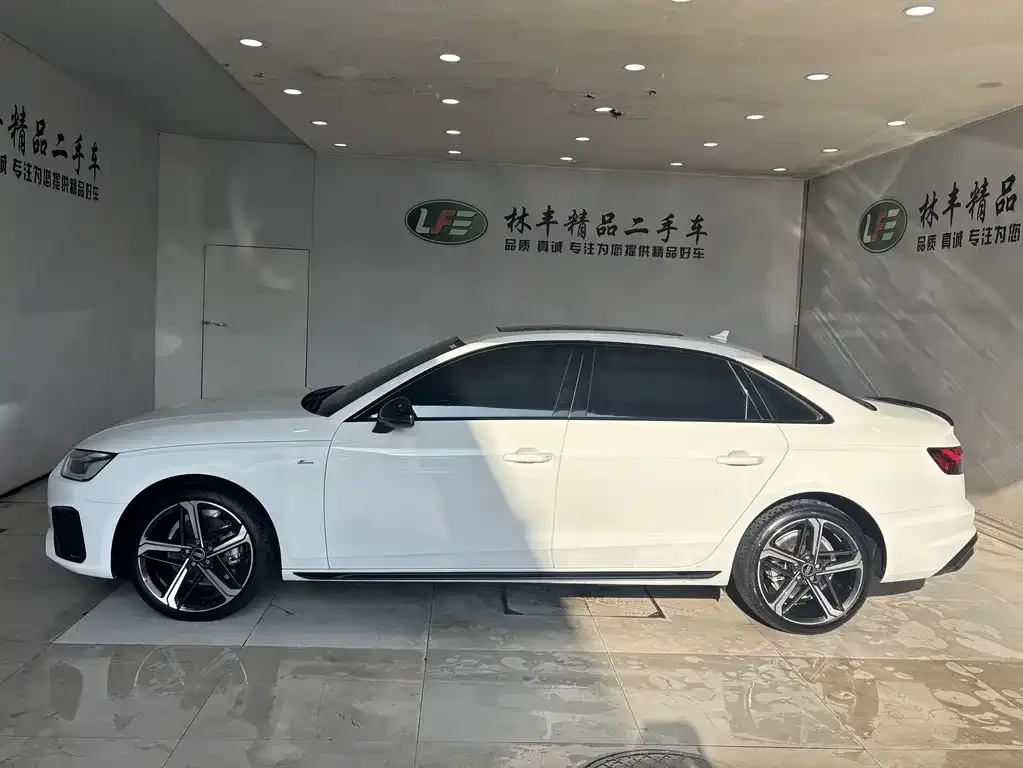 Audi A4L 2024 из CN, фото 8