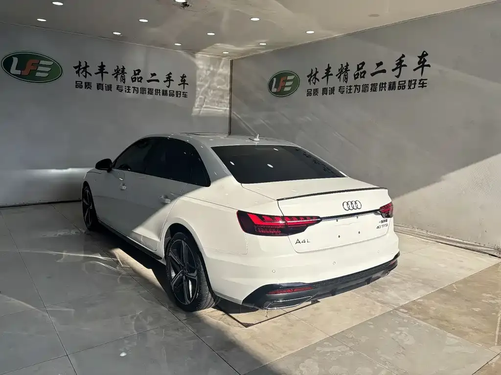 Audi A4L 2024 из CN, фото 5