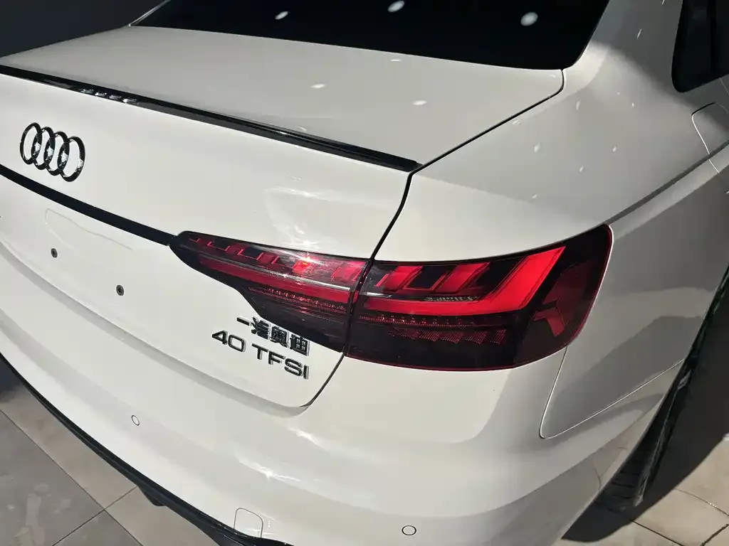Audi A4L 2024 из CN, фото 9