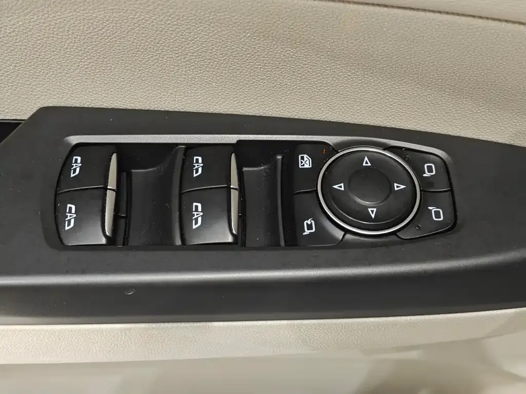 Buick GL8 2023 из CN, фото 5