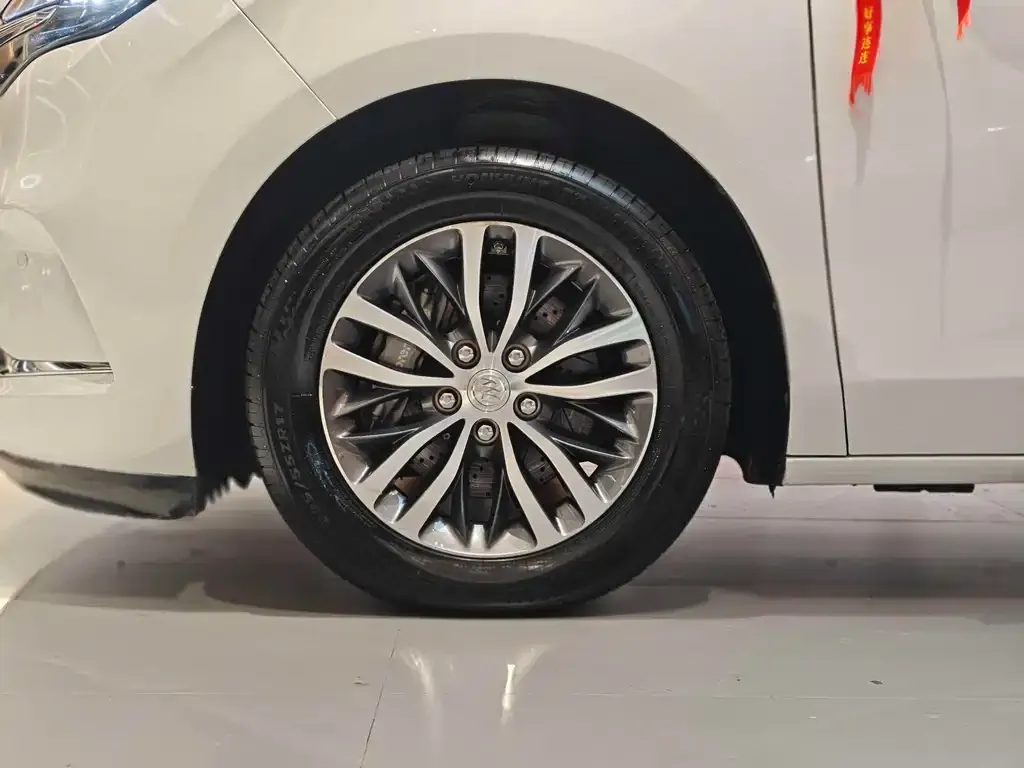 Buick GL8 2023 из CN, фото 3