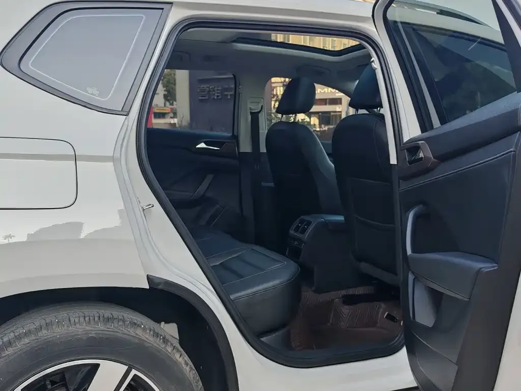 Volkswagen Tharu 2022 из CN, фото 8