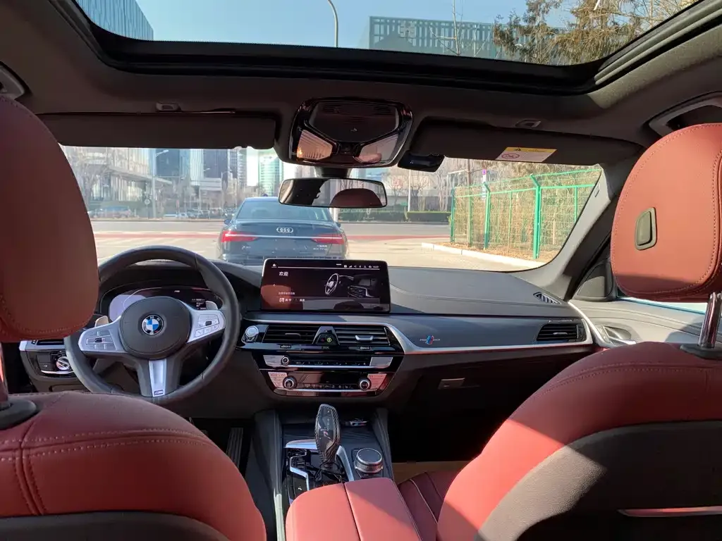 BMW 5 Series 2023 из CN, фото 3
