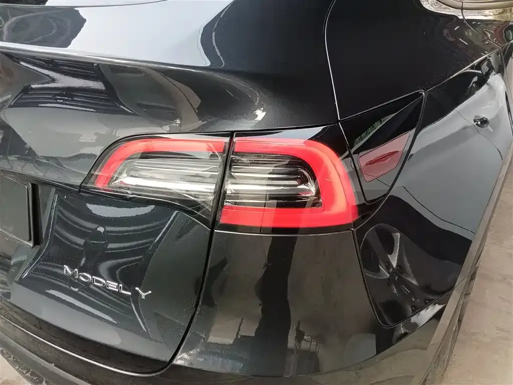 Tesla Model Y 2024 из CN, фото 2