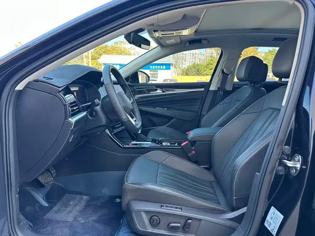 Volkswagen Passat 2025 из CN, фото 4