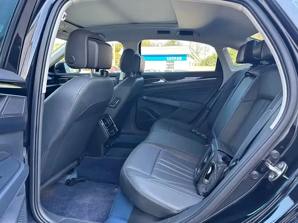 Volkswagen Passat 2025 из CN, фото 5