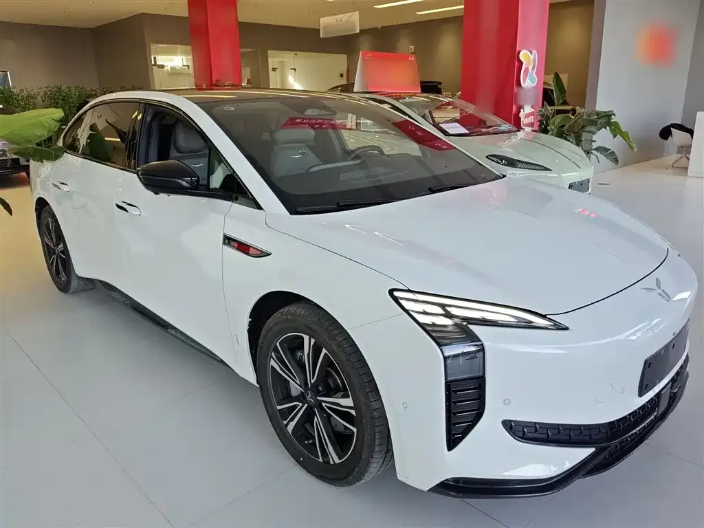 Hongqi EH7 — фото 10