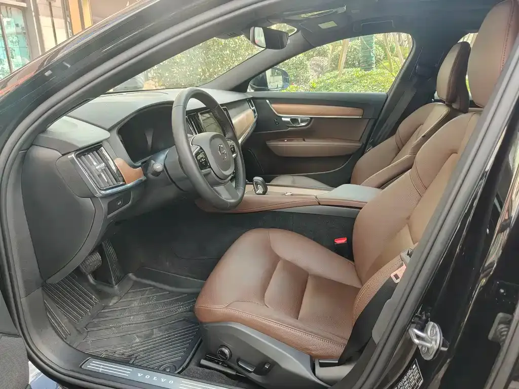 Volvo S90 2024 из CN, фото 3