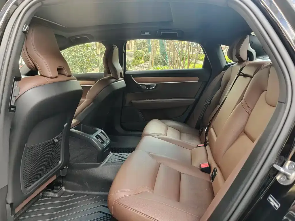 Volvo S90 2024 из CN, фото 7