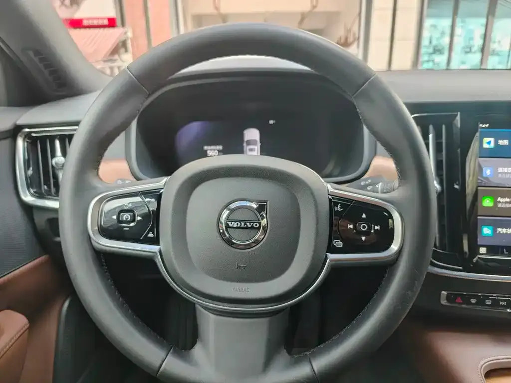 Volvo S90 2024 из CN, фото 2