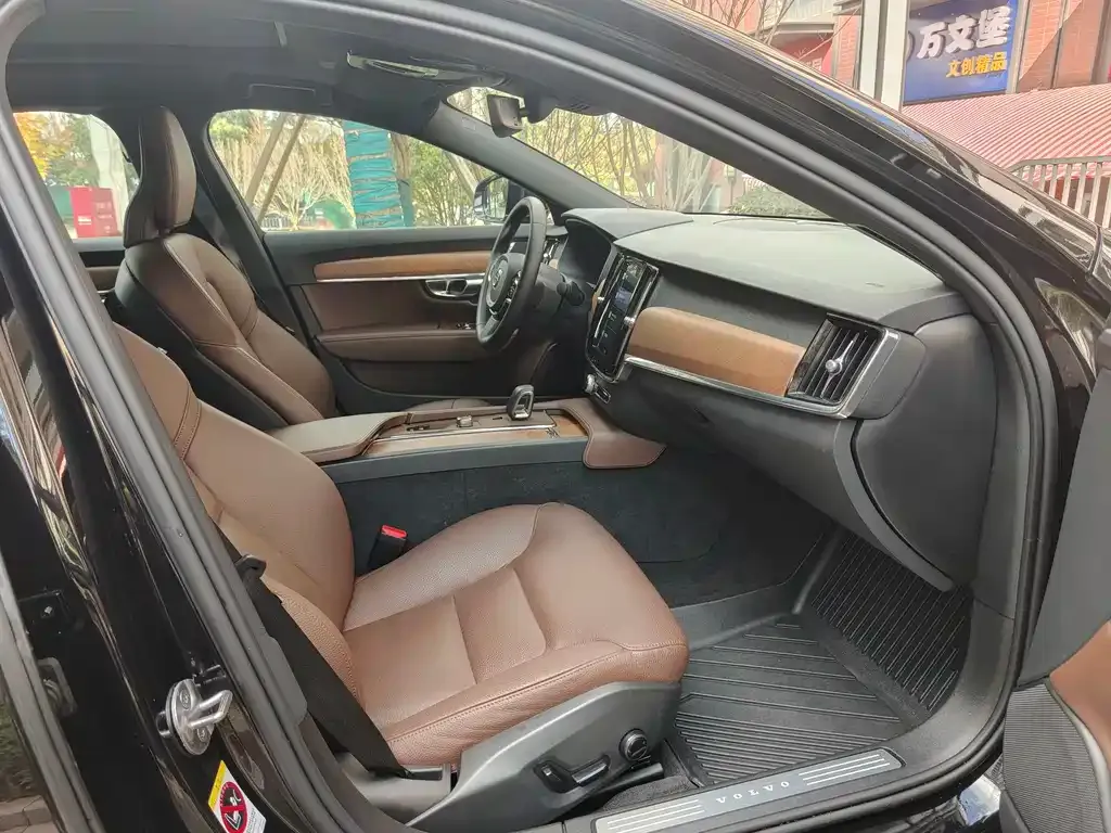 Volvo S90 2024 из CN, фото 4
