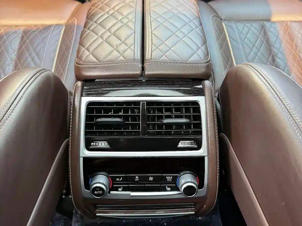 BMW 7 Series 2021 из CN, фото 3