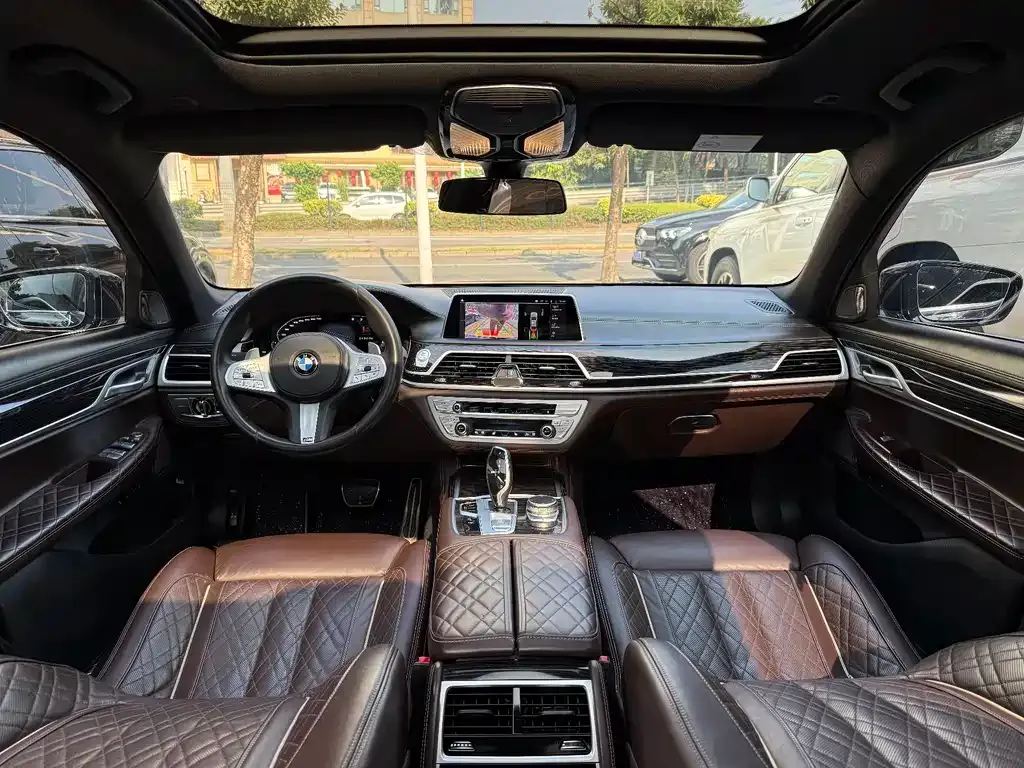 BMW 7 Series 2021 из CN, фото 2