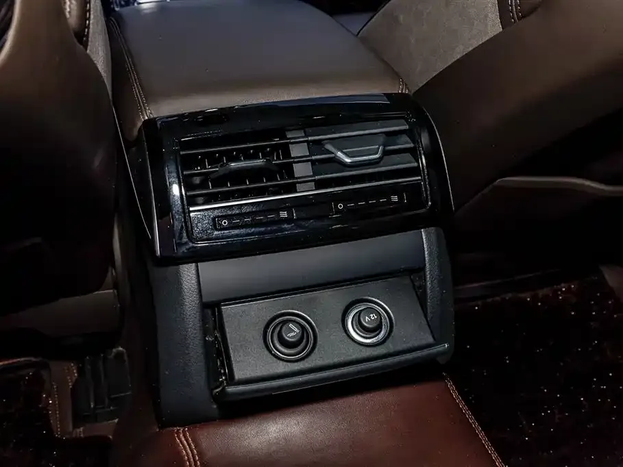 Audi A8 2022 из CN, фото 2