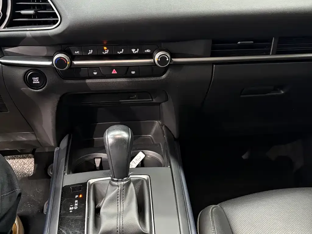 Mazda CX-30 2022 из CN, фото 2