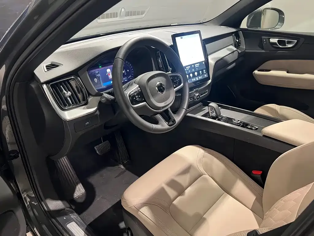 Volvo XC60 2025 из CN, фото 6
