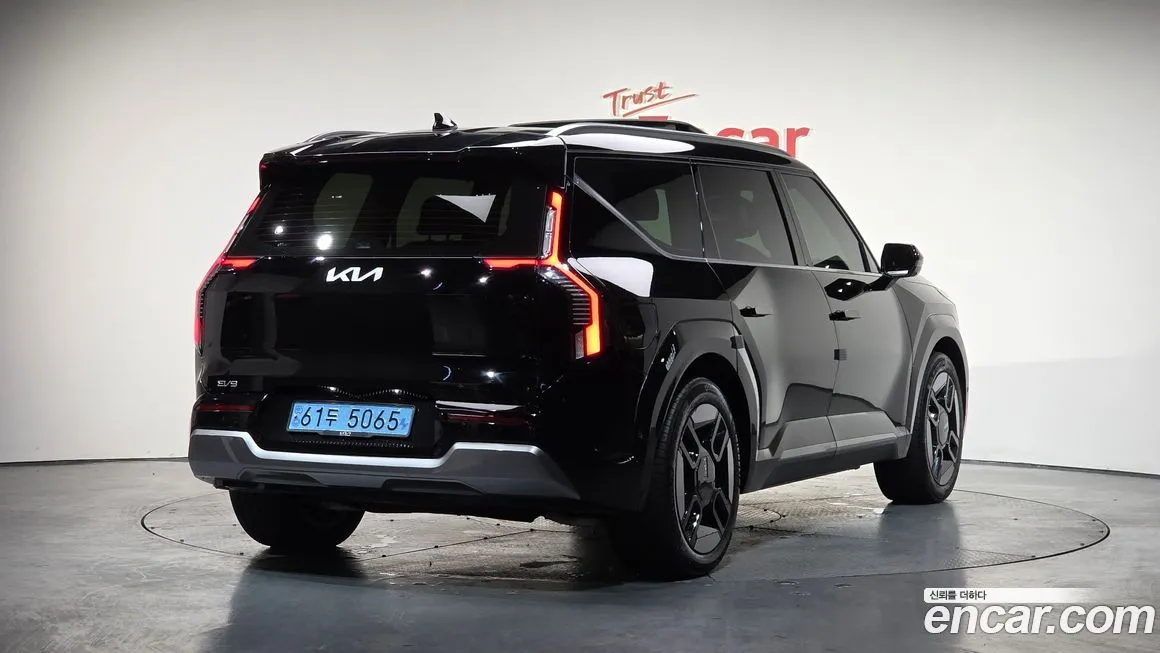 Kia EV9 2024 из KR, фото 2