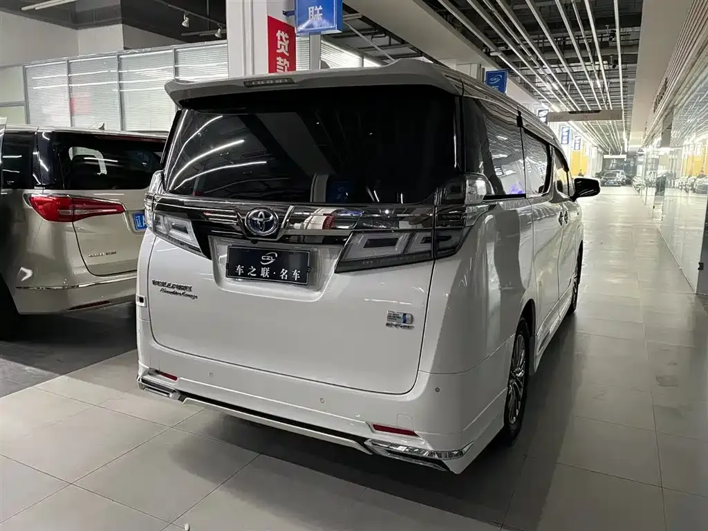 Toyota Vellfire 2021 из CN, фото 4