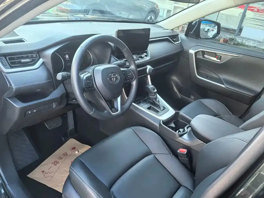 Toyota Wildlander 2024 из CN, фото 3