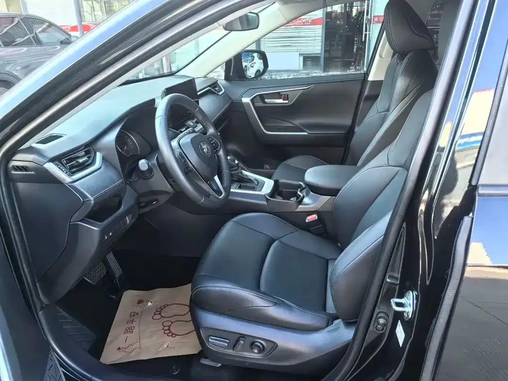 Toyota Wildlander 2024 из CN, фото 4