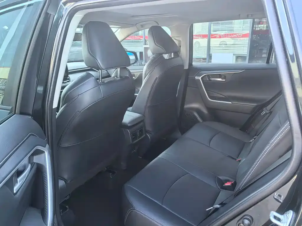 Toyota Wildlander 2024 из CN, фото 5