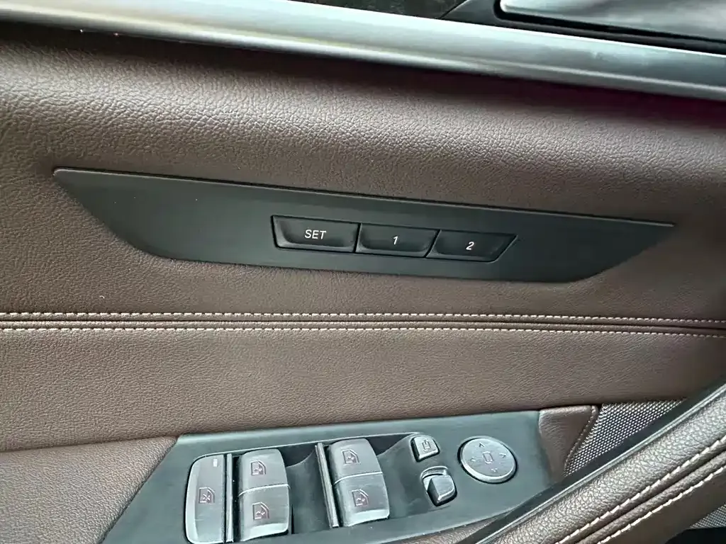BMW 5 Series 2022 из CN, фото 7