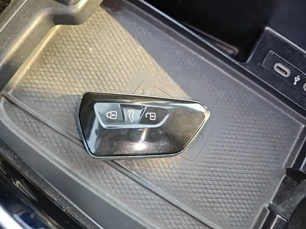 Volkswagen ID.6 Crozz 2023 из CN, фото 9