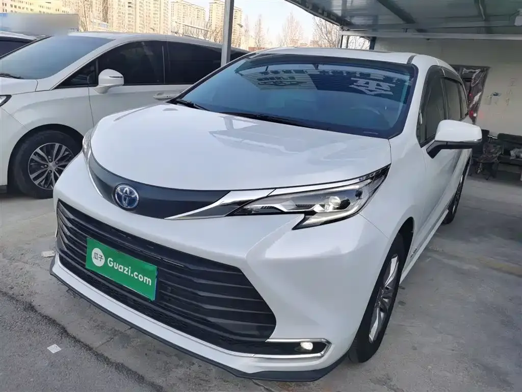 Toyota Sienna 2024 из CN, фото 4