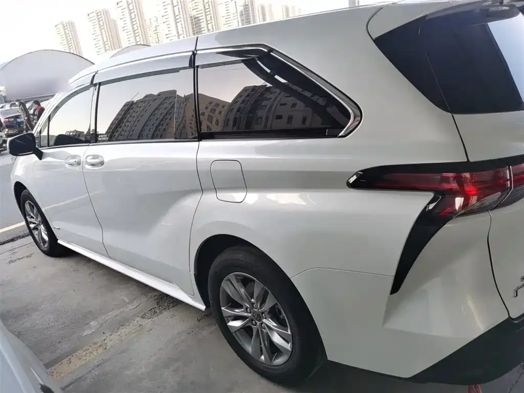 Toyota Sienna 2024 из CN, фото 9
