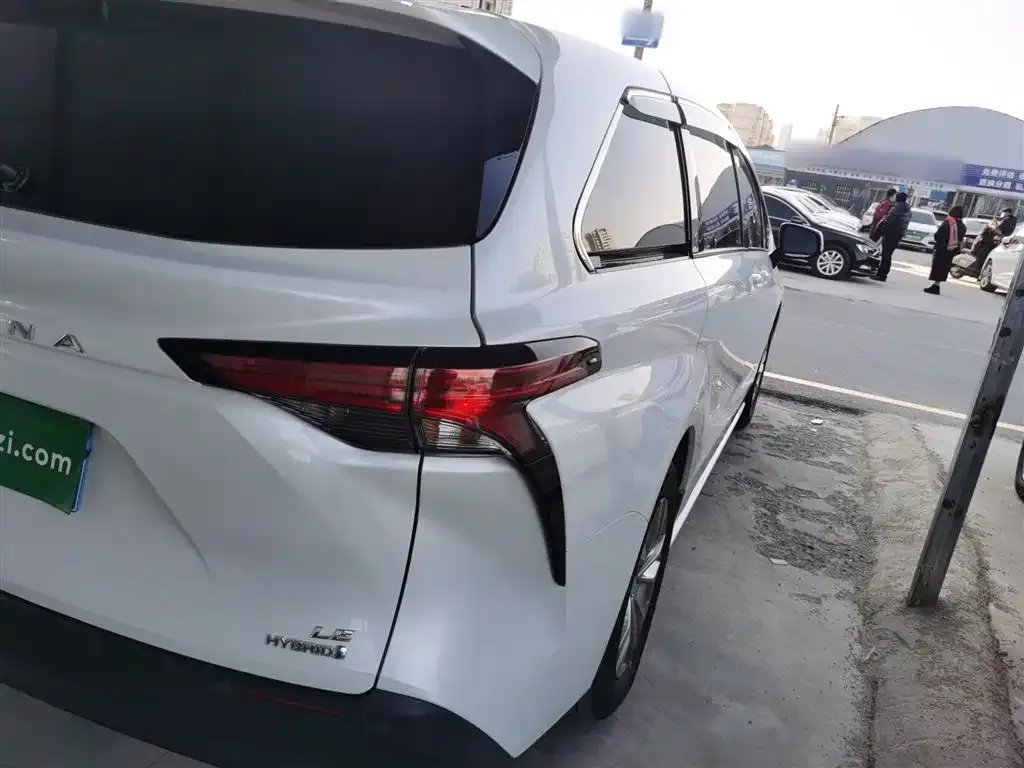 Toyota Sienna 2024 из CN, фото 8