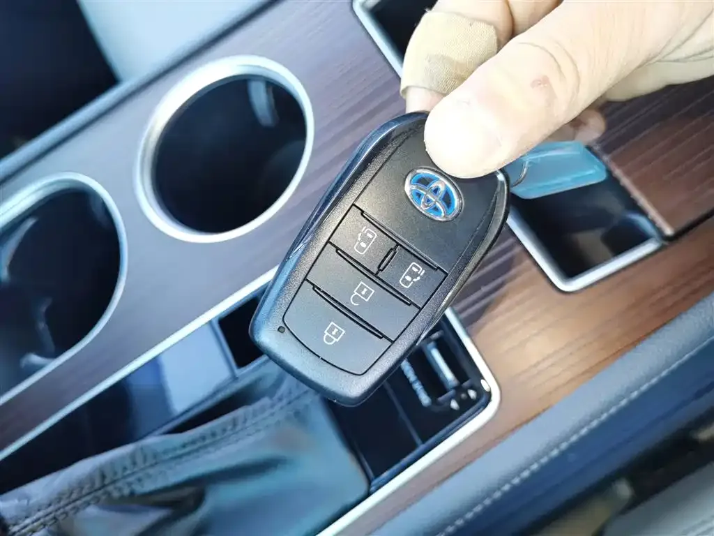 Toyota Sienna 2024 из CN, фото 6