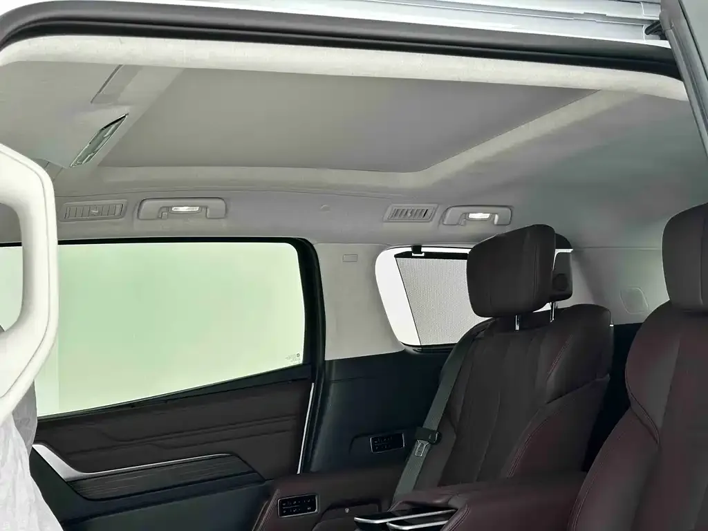 Buick Century 2024 из CN, фото 2
