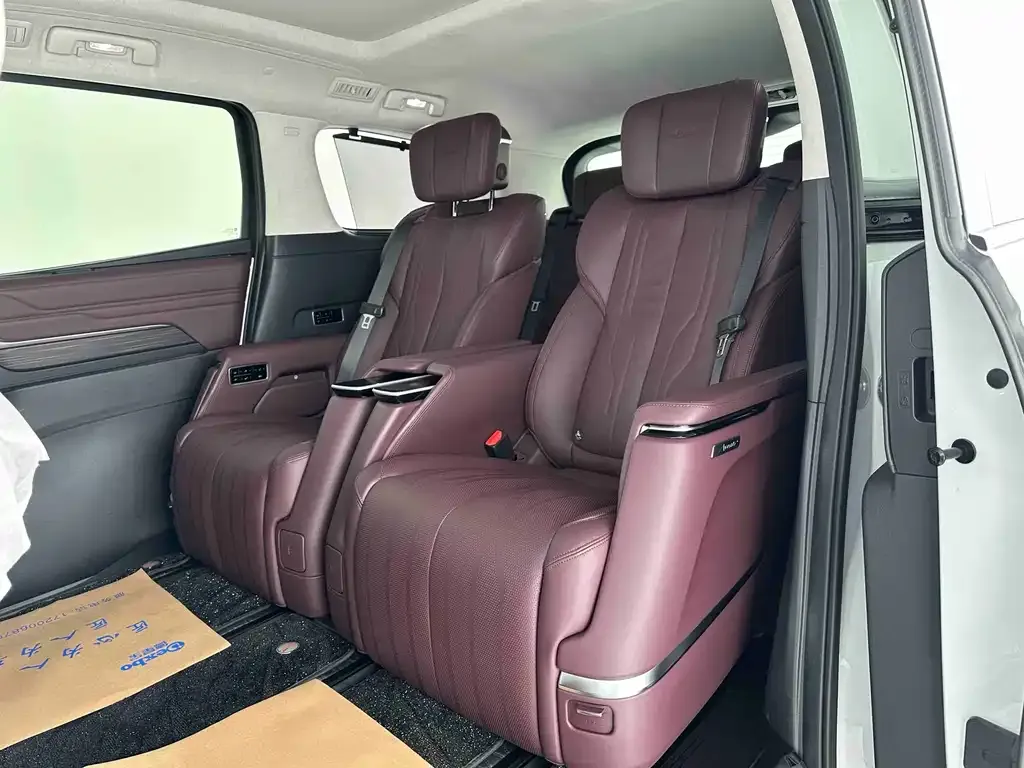 Buick Century 2024 из CN, фото 7