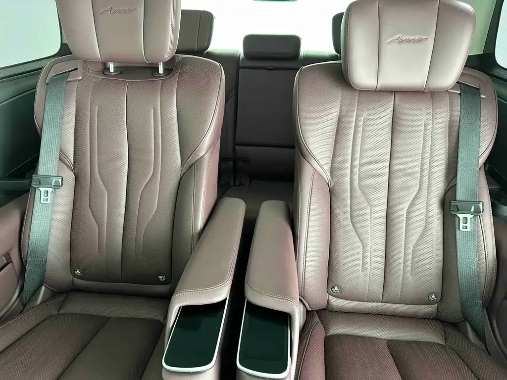 Buick Century 2024 из CN, фото 9