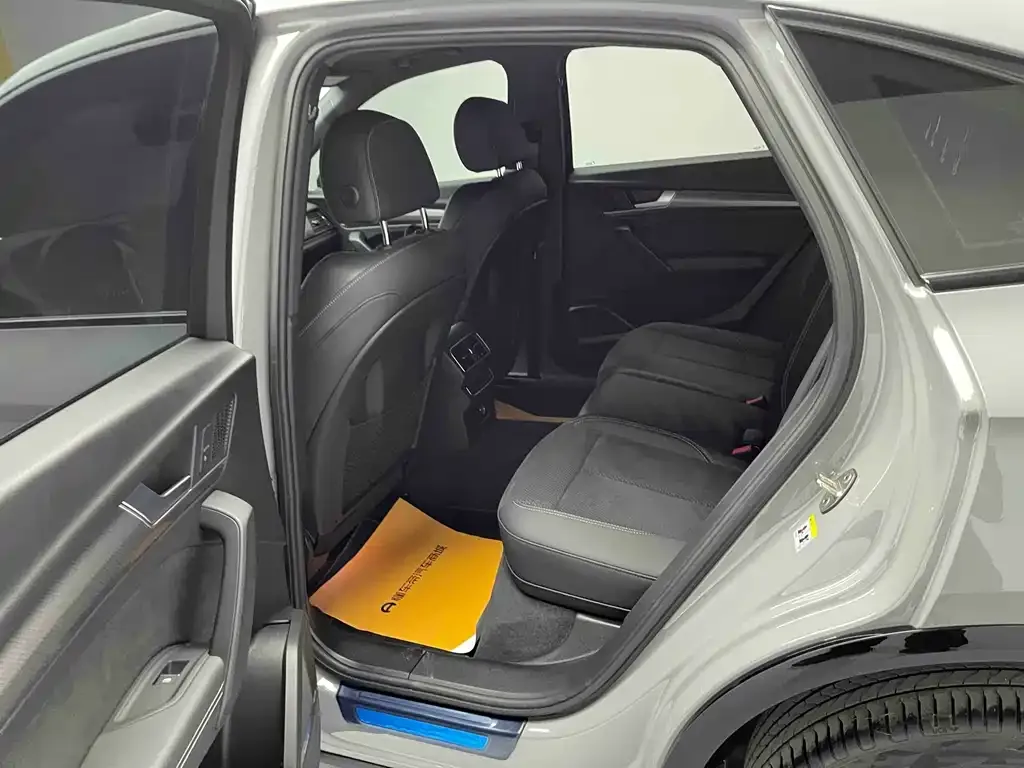 Audi Q5L Sportback 2021 из CN, фото 10
